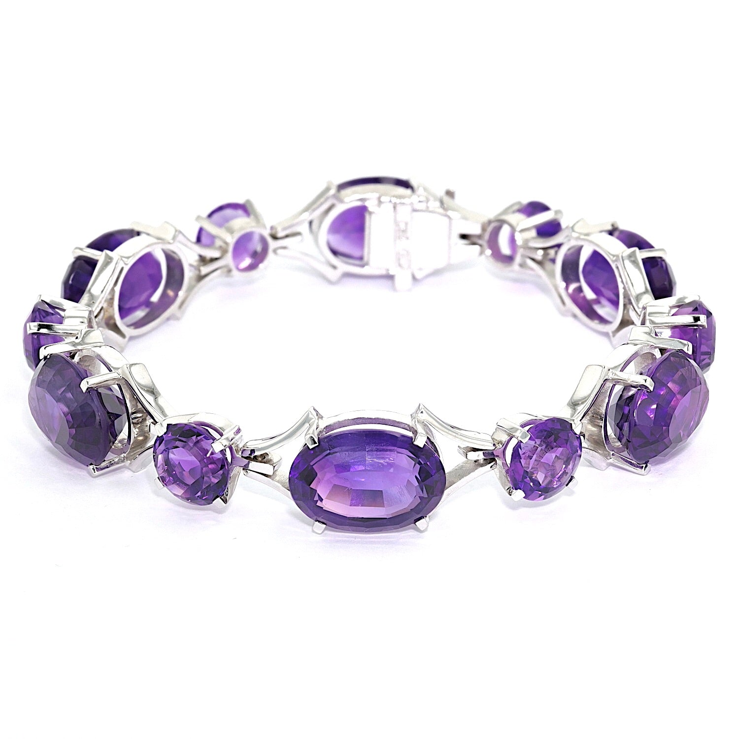 Armband in 750er Weißgold mit Amethysten, liegend frontal