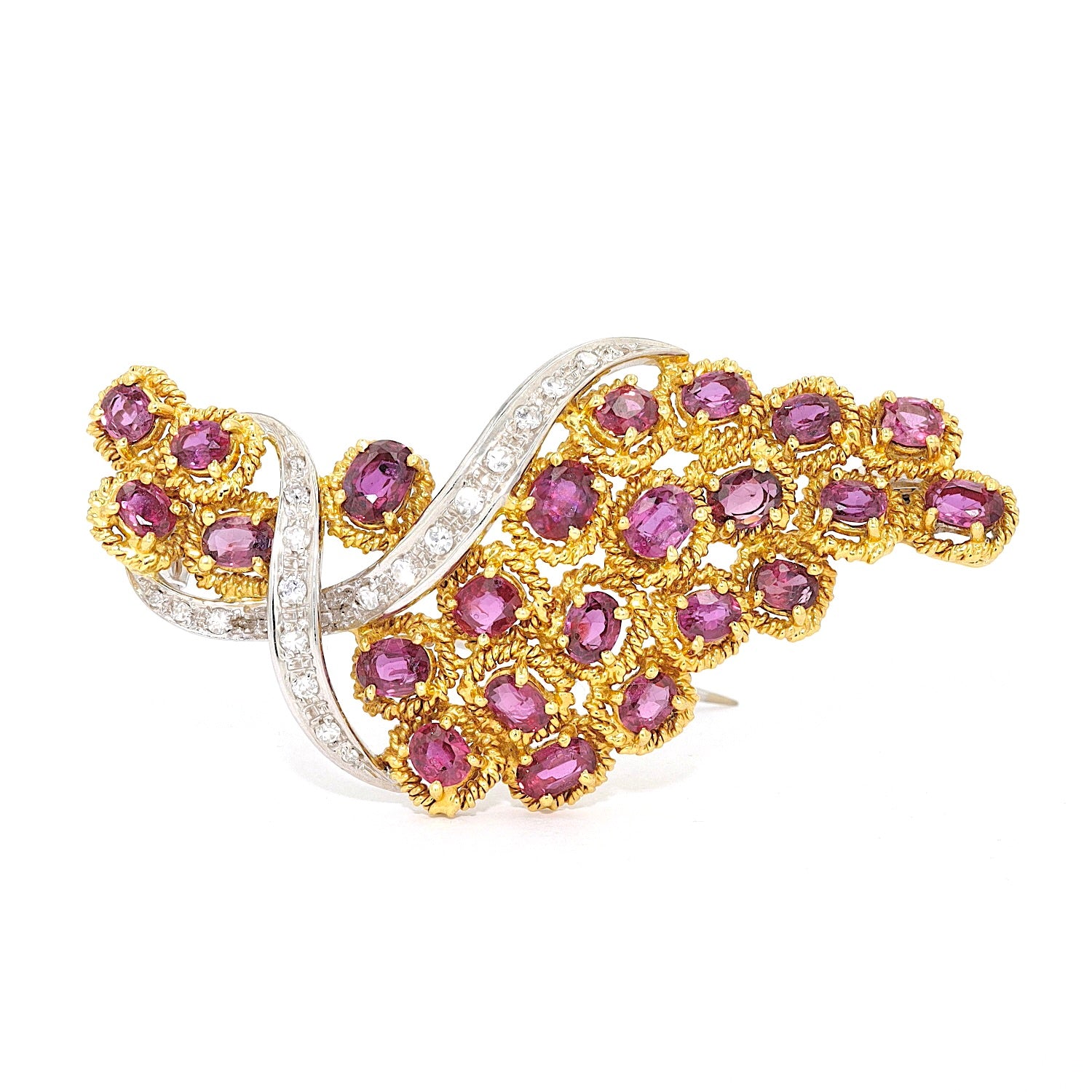 Brosche aus 750er Gold Bicolor mit Rubinen und Diamanten, stehend frontal