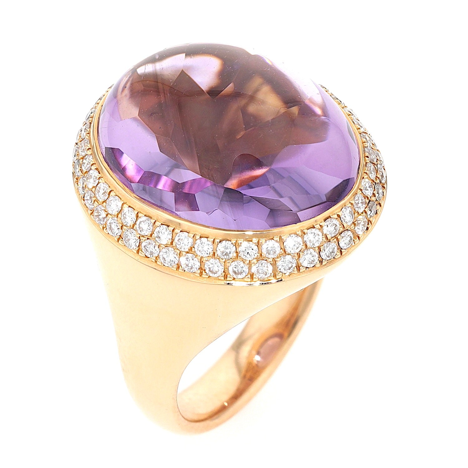 Ring in 750er Gelbgold mit einem 15 ct Amethyst-Cabochon und Brillanten, stehend