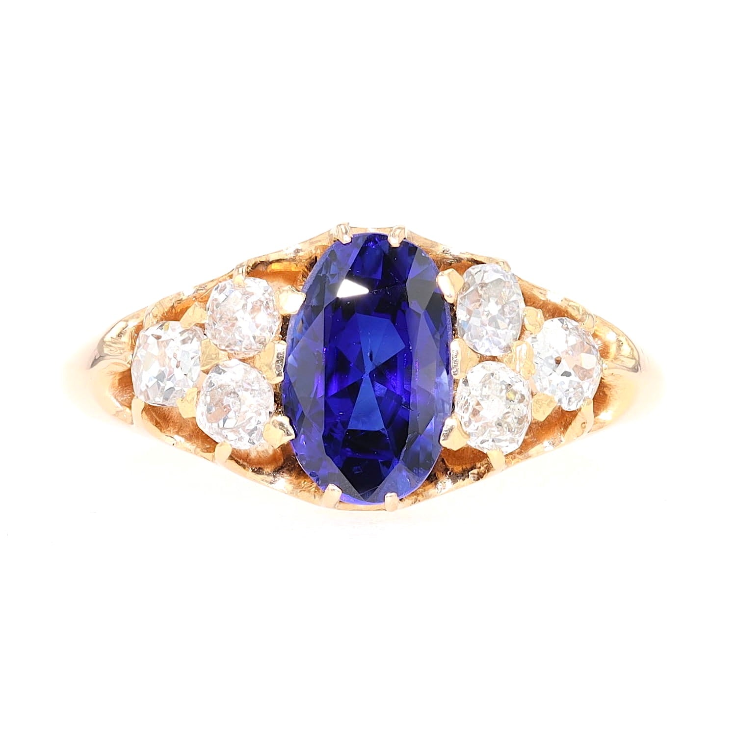Viktorianischer Ring aus 750er Roségold mit einem Sapir und Diamanten, liegend frontal