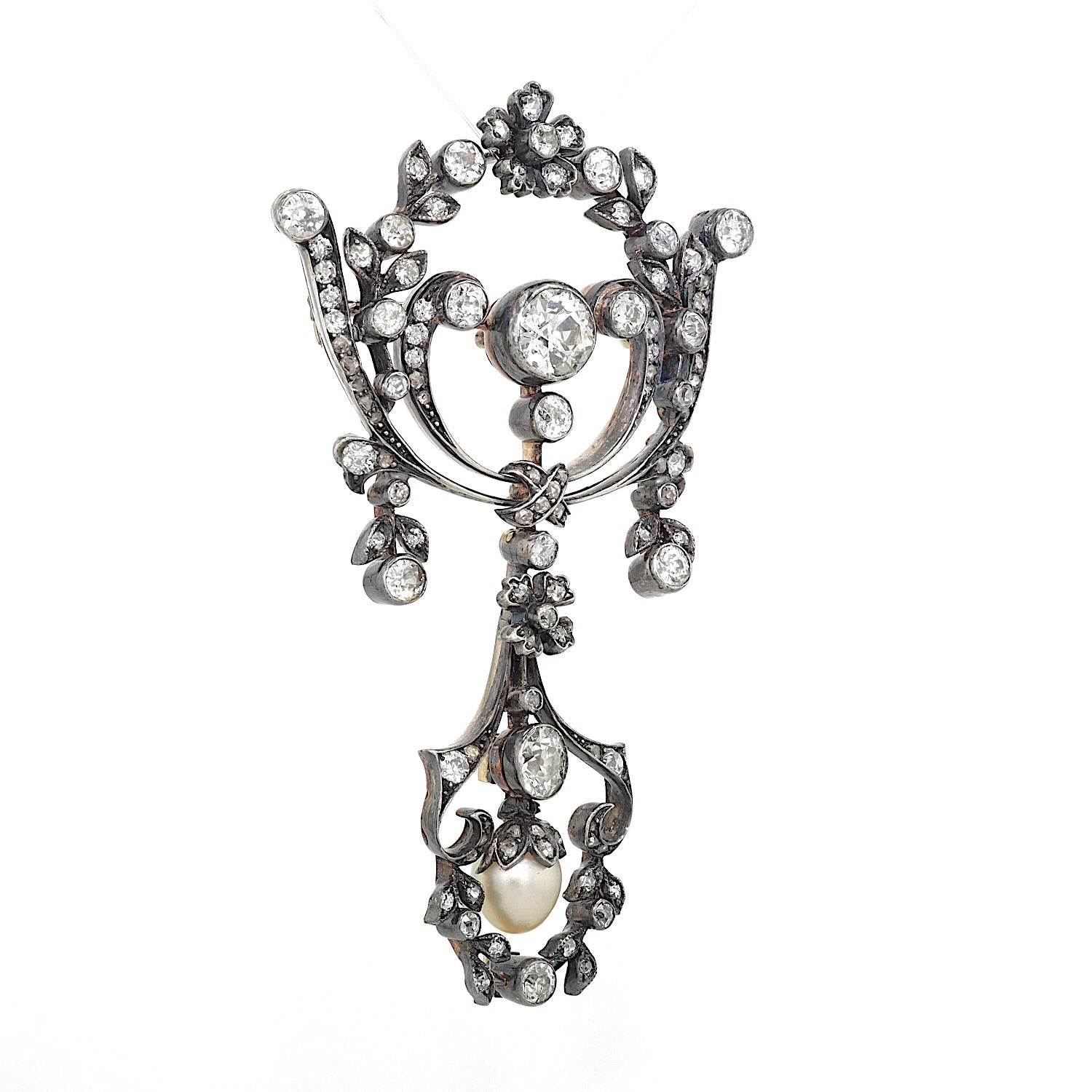 Viktorianische Brosche aus 585er Gold und Silber mit insgesamt ca. 2,8 ct Diamanten und einer Naturperle, hängend rechts gedreht