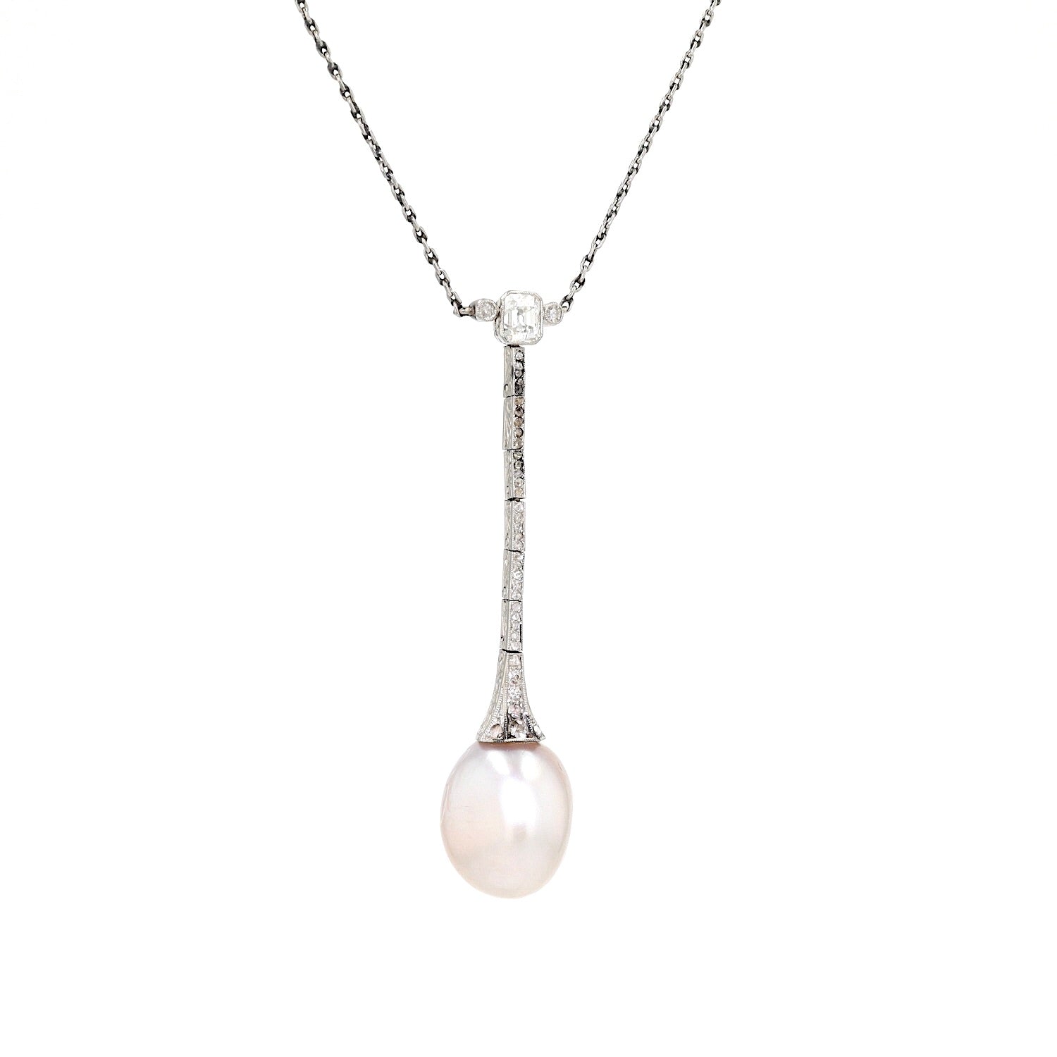 Art Deco Collier aus Platin mit einer großen natürlichen Perle und Diamanten, hängend rechts gedreht