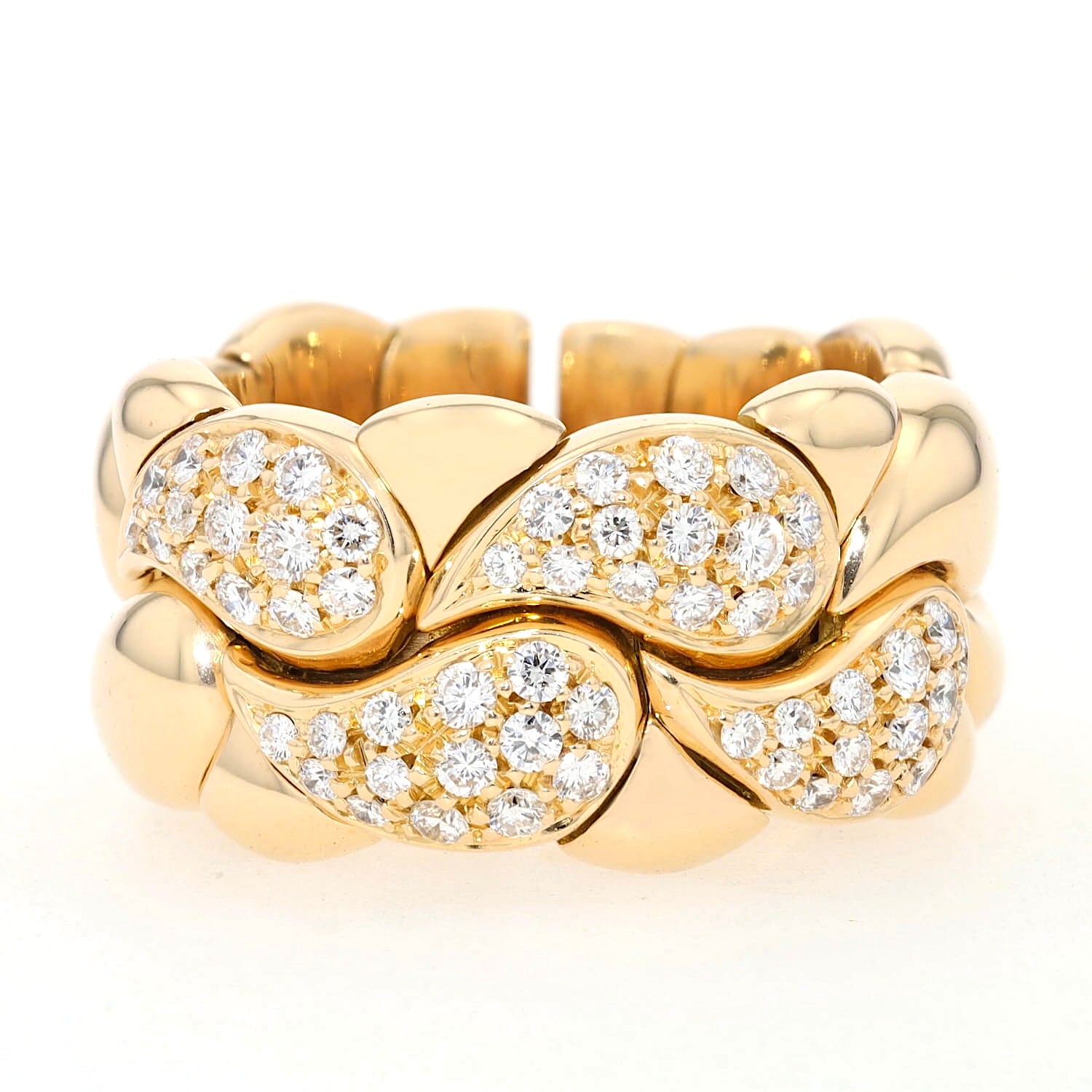 Chopard Casimir Ring in 750er Gelbgold mit Brillanten, liegend frontal