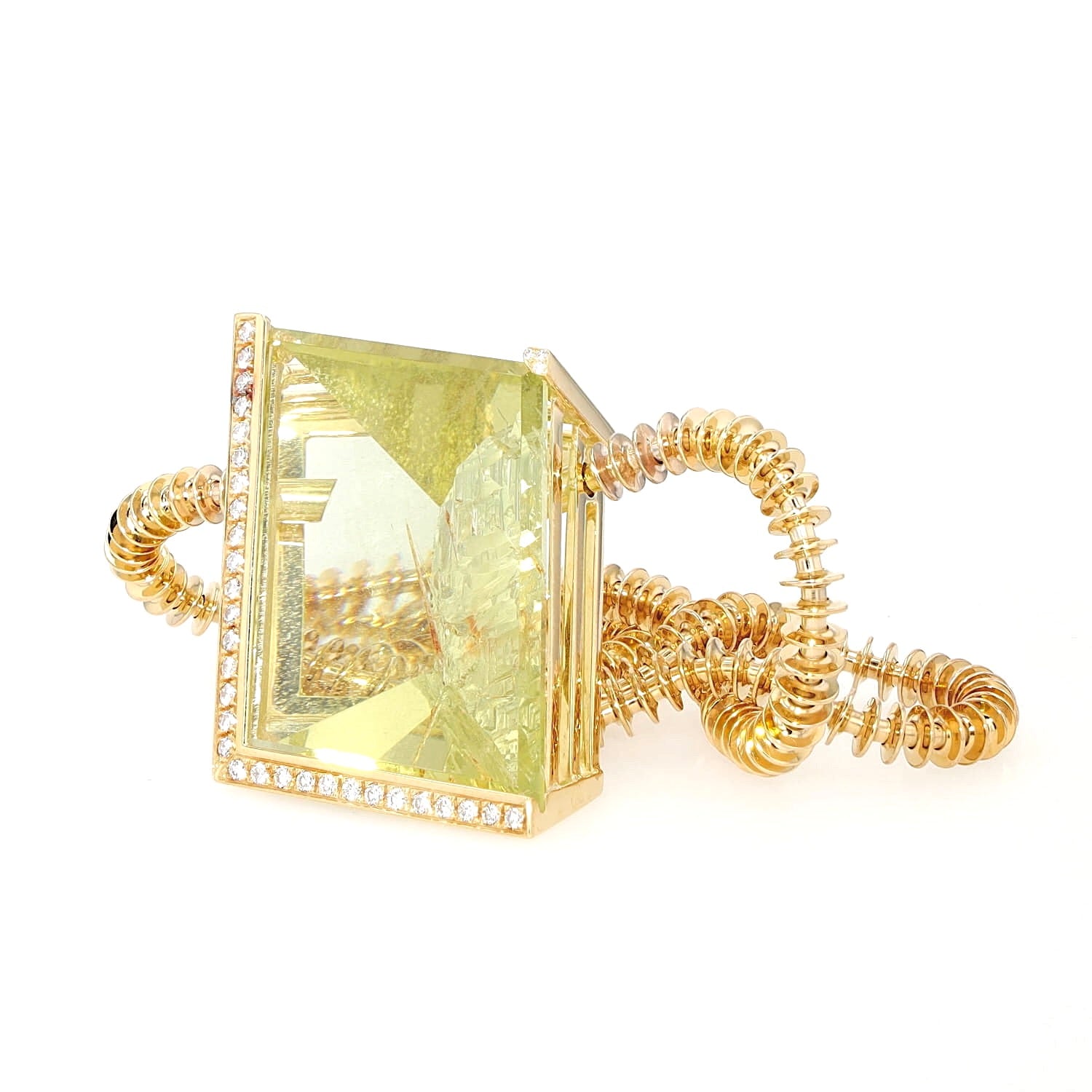 Collier in 750er Gelbgold mit einem Heliodor ca. 98 ct und Brillanten, Kette zusammen gedreht Stein von vorne links gedreht