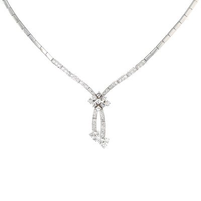 Necklace in 750 white gold with a total of approx. 3.4 ct brilliants and diamonds