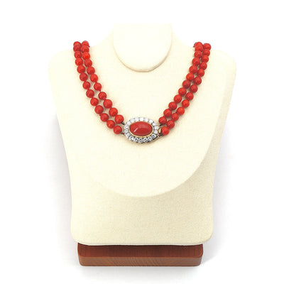 Vintage necklace with precious corals and a lock in 750 yellow gold with a total of approx. 1.8 ct brilliants