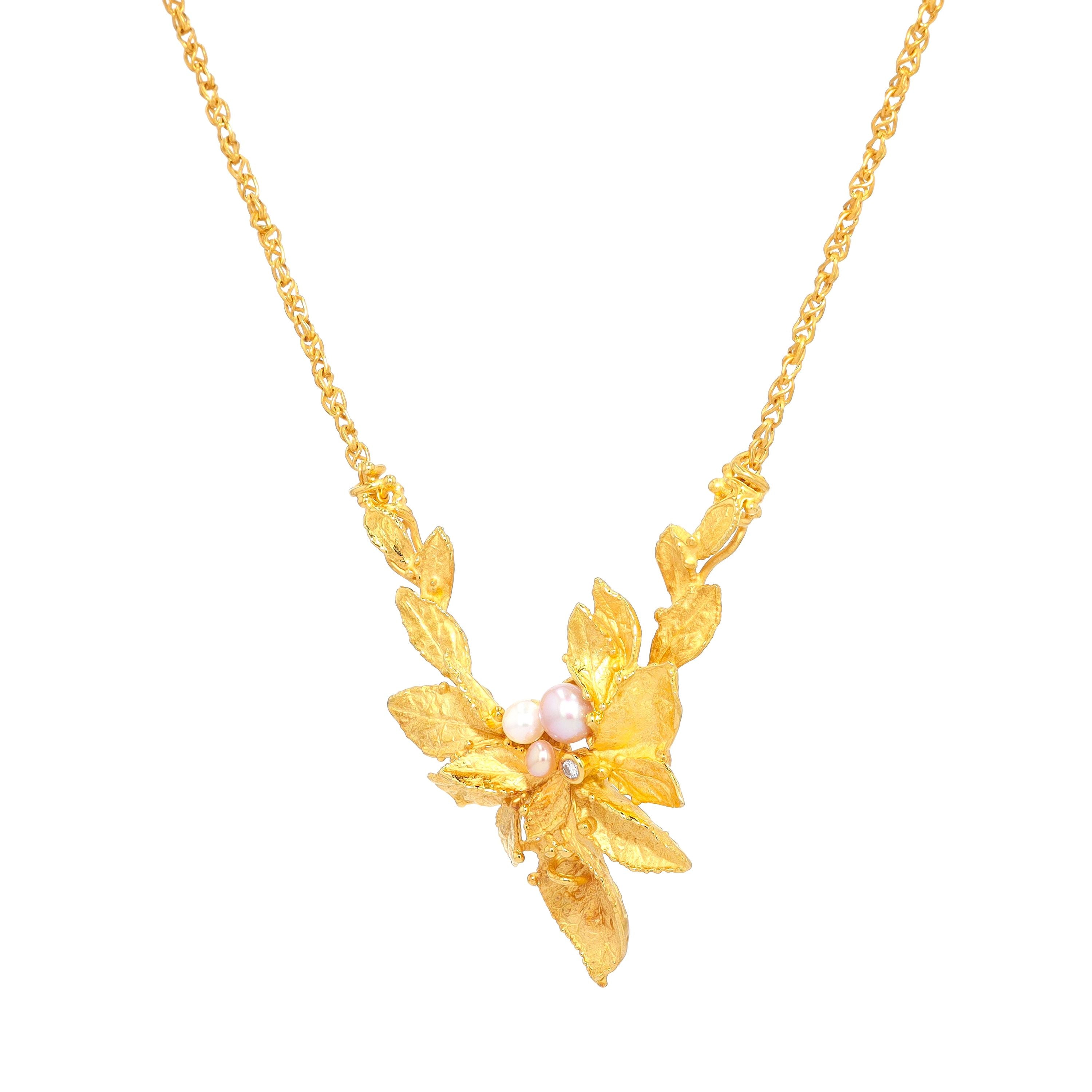 Exquisite Ehinger Schwarz necklace in 750 yellow gold with cultured pearls and a brilliant