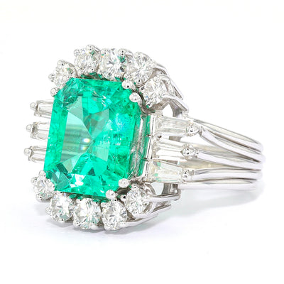 Vintage ring in platinum with a Colombian emerald approx. 5.3 ct, brilliants and diamonds