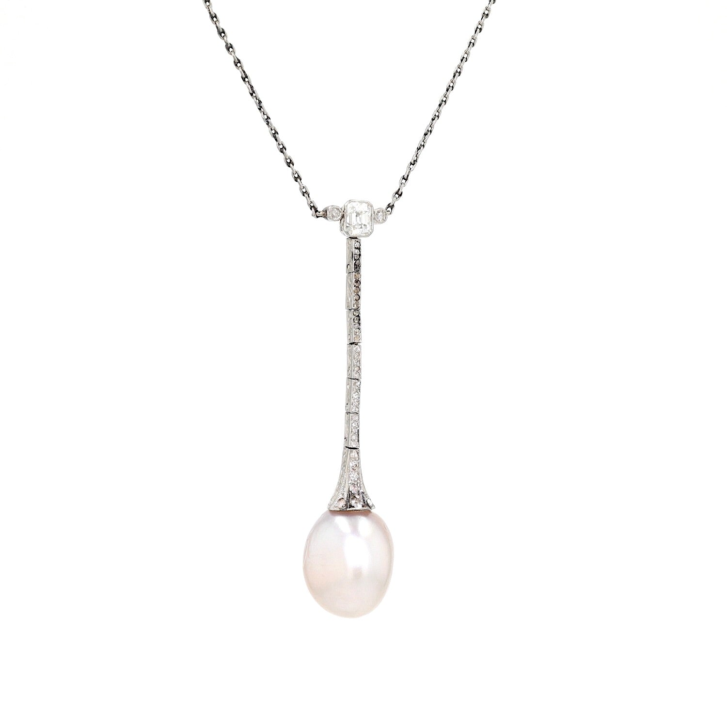 Art Deco necklace in platinum with a large natural pearl and diamonds