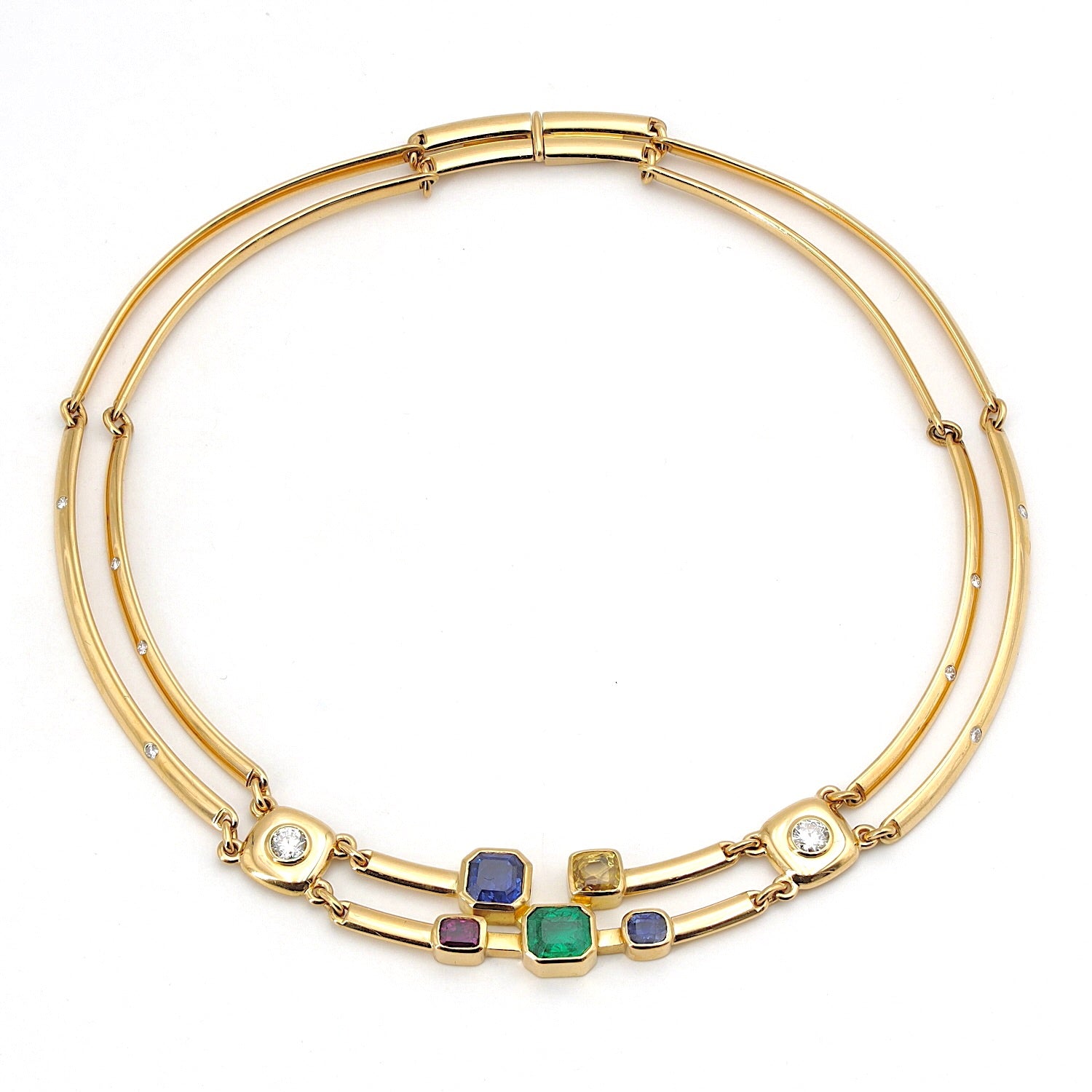 Angefertigtes exquisites Collier aus 900er Gold mit Brillanten, 1 Smaragd, 3 Saphiren und 1 Rubin