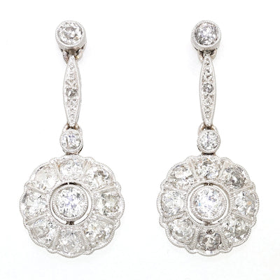 Art Deco Ohrringe in 585/750er Weißgold und Platin mit insgesamt ca. 1,8 ct Diamanten, hängend frontal