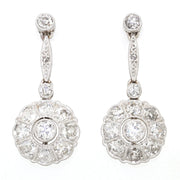 Art Deco Ohrringe in 585/750er Weißgold und Platin mit insgesamt ca. 1,8 ct Diamanten, hängend frontal