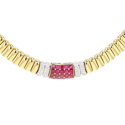 Collier von Wempe in 750er Gelb- und Weißgold mit Rubinen und Brillanten, hängend frontal nah