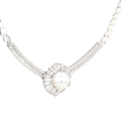 Collier in 750er Weißgold mit einer großen Zuchtperle und ingesamt ca. 4 ct Brillanten und Diamantenhängend Nachaufnahme Mittelstück, rechts gedreht