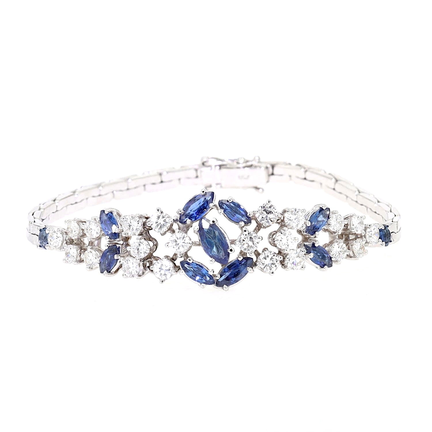Exklusives Vintage Armband um 1970 in 750er Weißgold mit blauen Saphiren und ca. 2,0 ct Brillanten, liegend geschlossen frontal