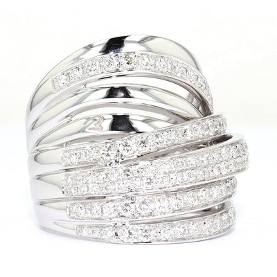 K di Kuore Cross over Ring in 750er Weißgold mit insgesamt ca. 1,15 ct Brillanten, stehend frontal leicht rechts gedreht