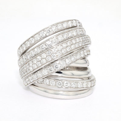 K di Kuore Cross over Ring in 750er Weißgold mit insgesamt ca. 1,15 ct Brillanten, stehend frontal anders herum