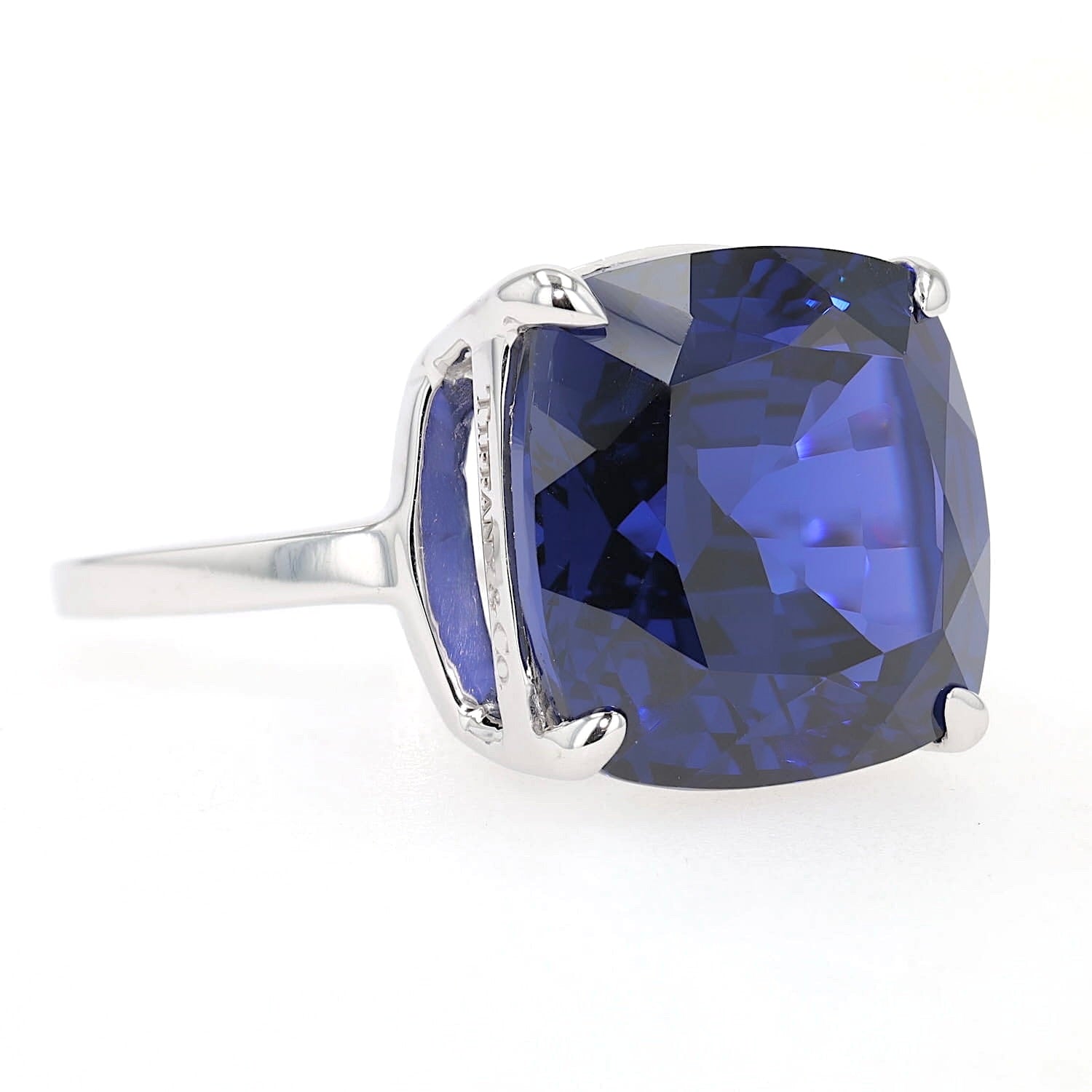 Tiffany & Co. ring in 750 white gold with a tanzanite approx. 11 ct