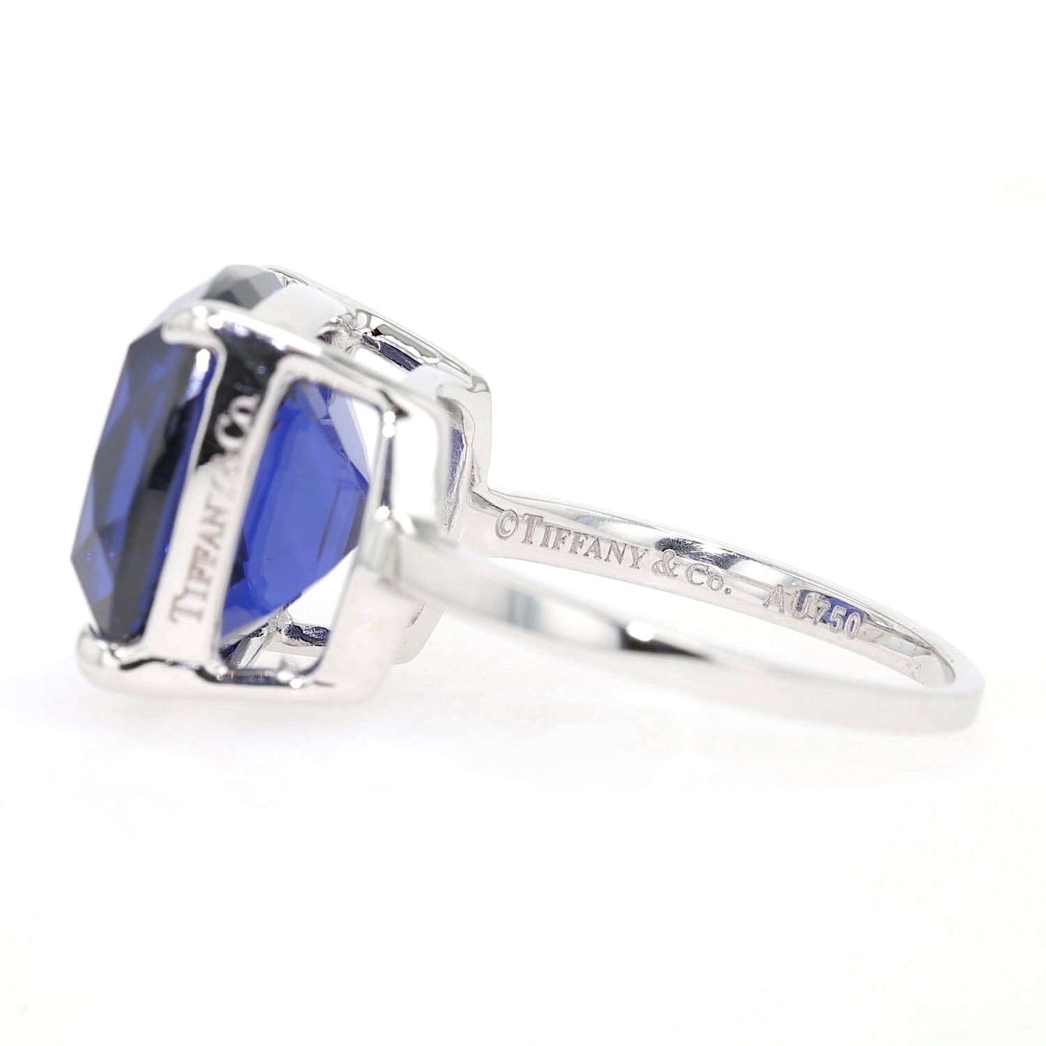 Tiffany & Co. ring in 750 white gold with a tanzanite approx. 11 ct